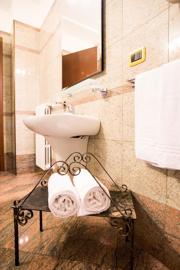 Hotel E Locanda La Bastia Valeggio sul Mincio Exterior foto