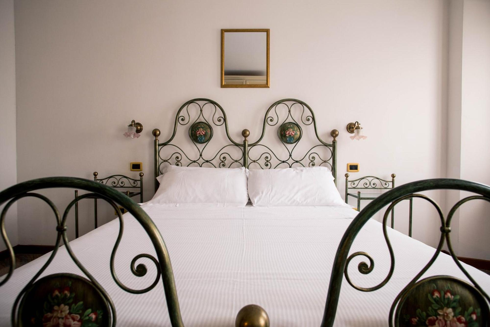 Hotel E Locanda La Bastia Valeggio sul Mincio Exterior foto
